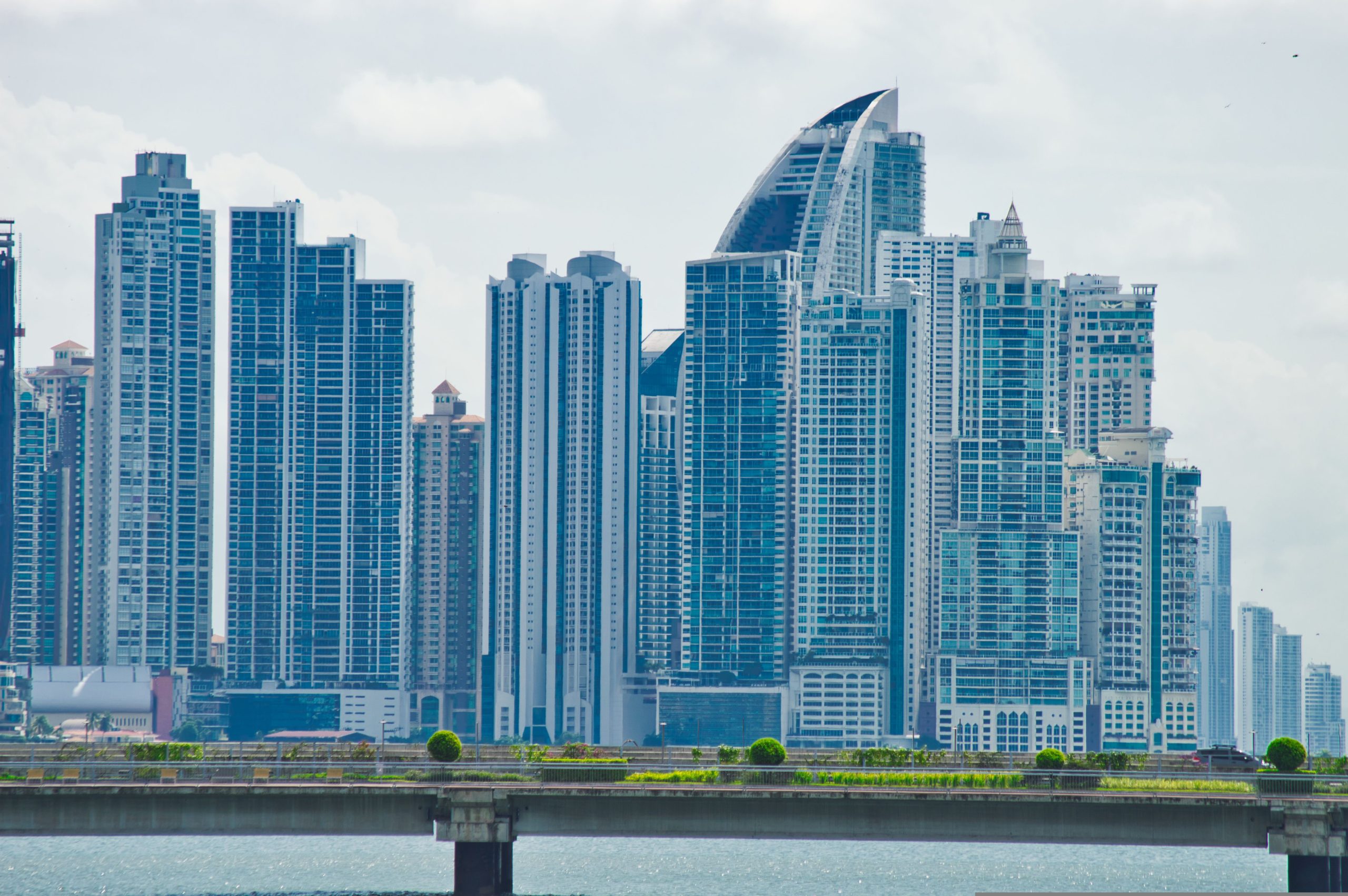 El precio de abrir esa puerta: control de tasa de interés en Panamá