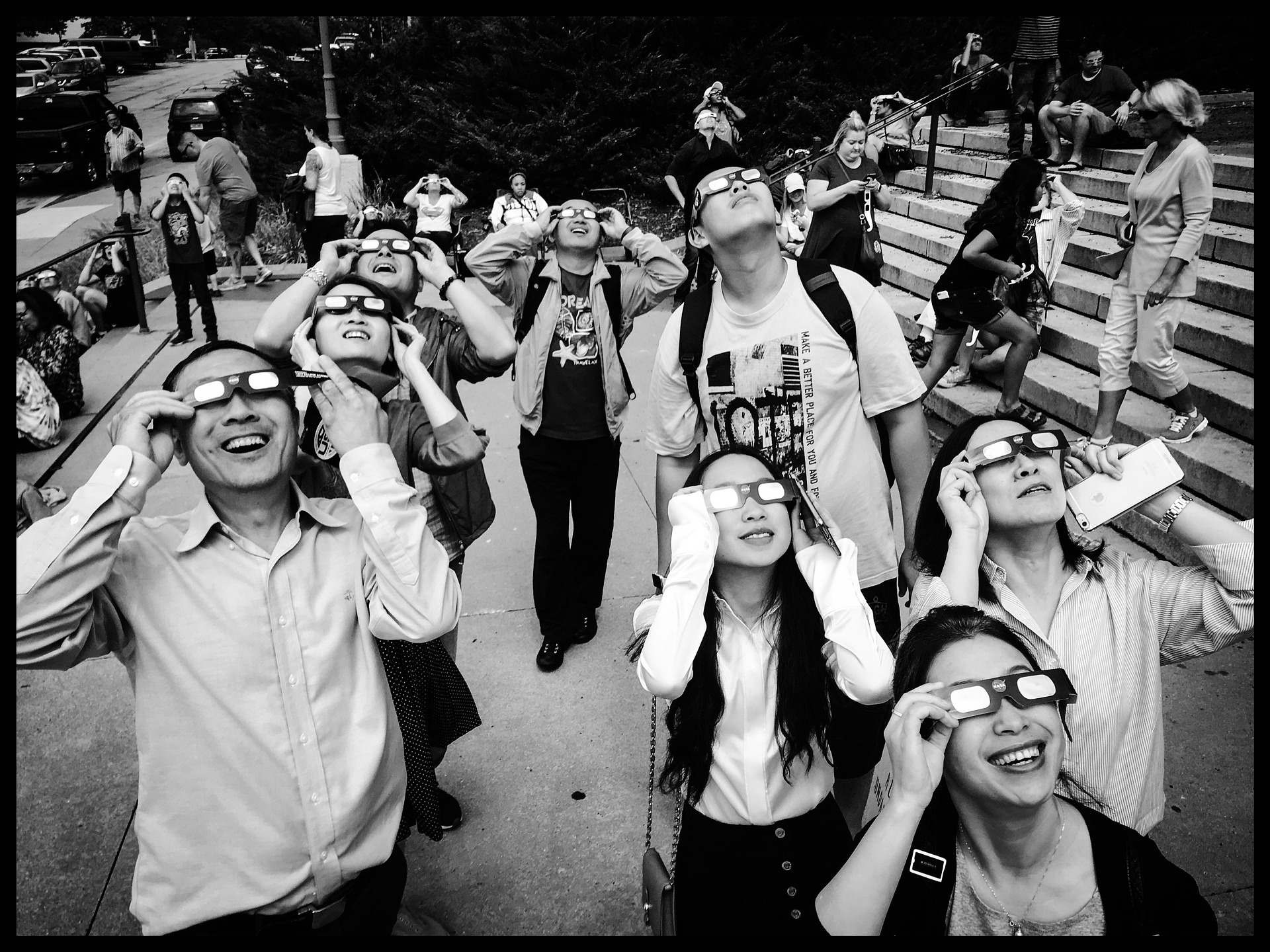El Sol doblará la luz de las estrellas durante el eclipse (y podremos comprobarlo)